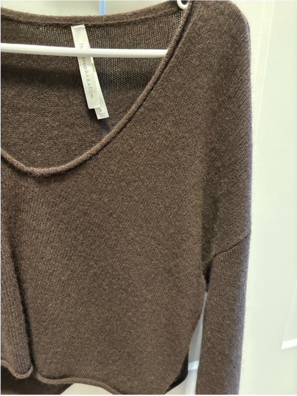 The Group by Babaton LUXE CASHMERE V-NECK SWEATER - Picture 7 of 10